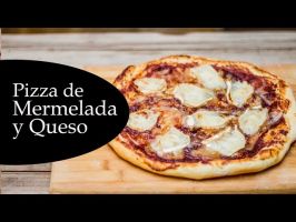Pizza de quinoa con queso de cabra y jalea de higos
