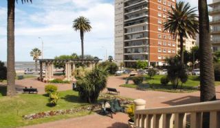 alquileres de plazas de parking en montevideo Plaza Tomás Gomensoro